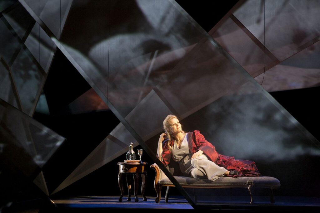 camilla nylund in Emilie